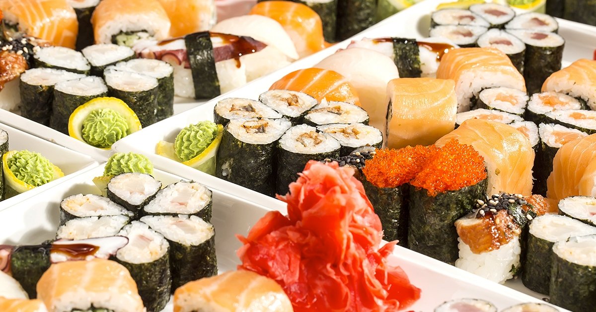 Big Black Friday sushi: 48 darabos combo menü 2 főre, házhozszállítással