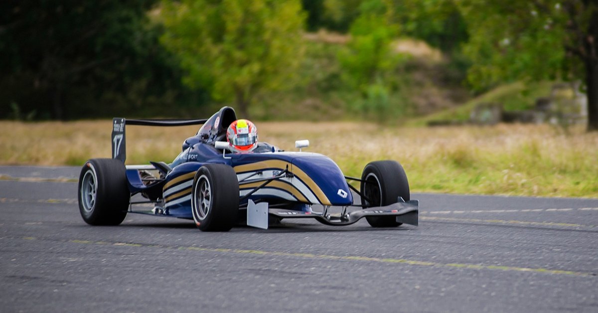 Formula Renault vezetés