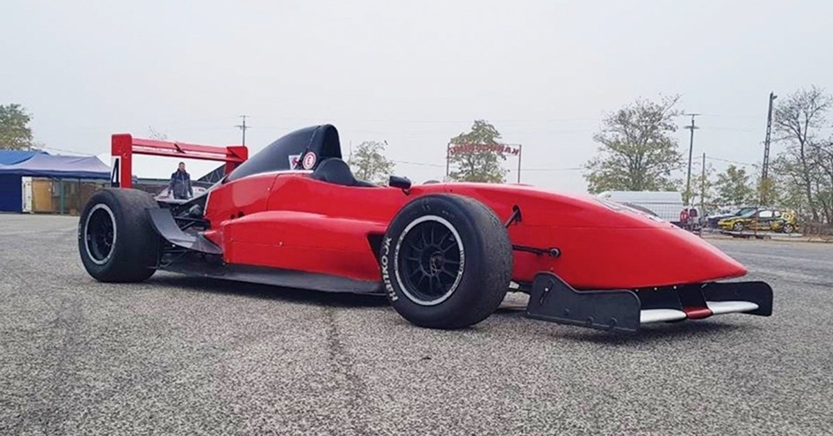 Formula Renault 2.0 vezetés