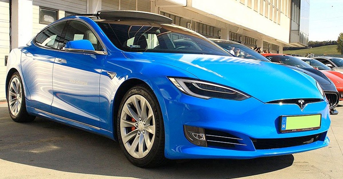 Tesla S vezetés