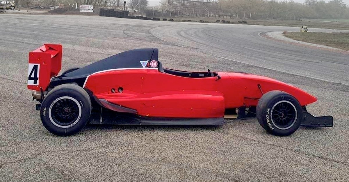 Formula Renault 2.0 vezetés