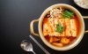 Dél-Korea pörköltje: Kimchi jjiage sertéstarjával és rizzsel
