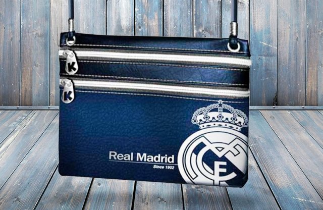 Sötétkék oldaltáska, Real Madrid + más típusban